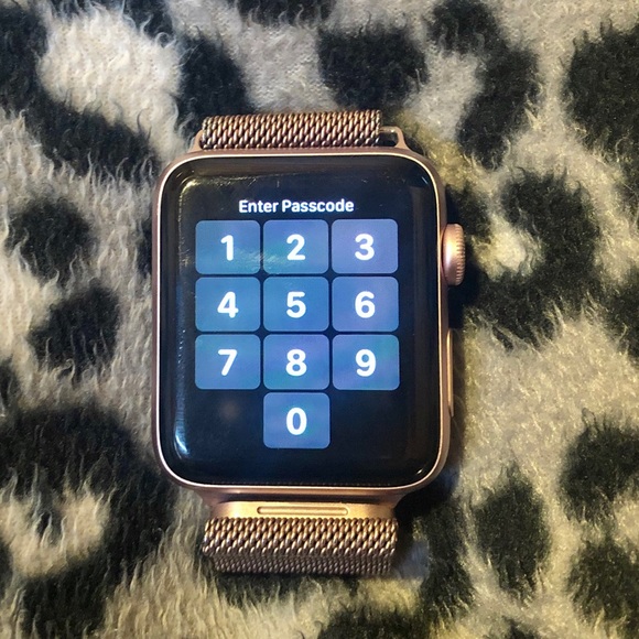 Apple Watch - Picture 1 of 1